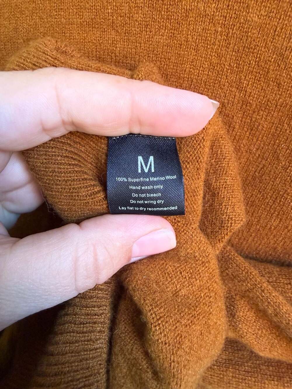 Uniqlo 100% Superfine Merino Wool Turtleneck Sweater Mustard Brown Size M - Picture 3 of 4